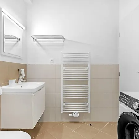 Sunny Nest By The Inverted Pyramid Appartement Bratislava