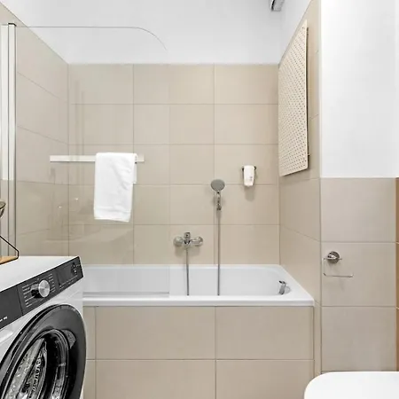 Sunny Nest By The Inverted Pyramid Apartamento